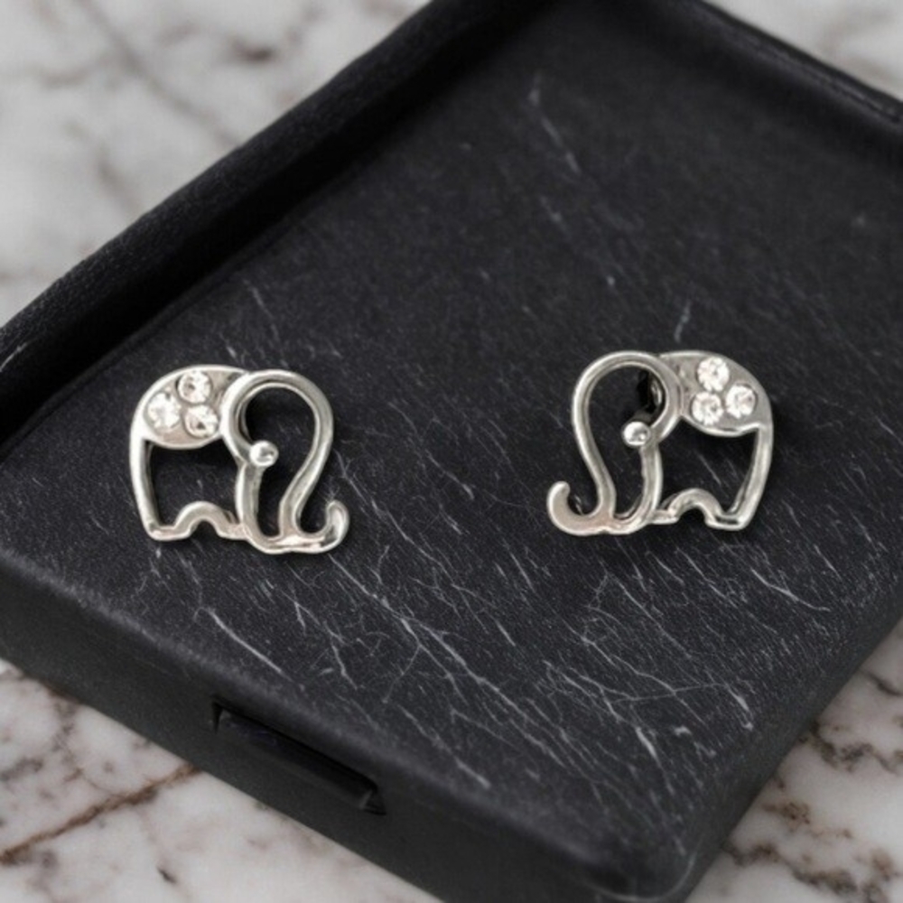 Elephant Rhinestone Stud Earrings 0.6" Silver Tone Women's Costume Jewelry VG - Picture 3 of 6